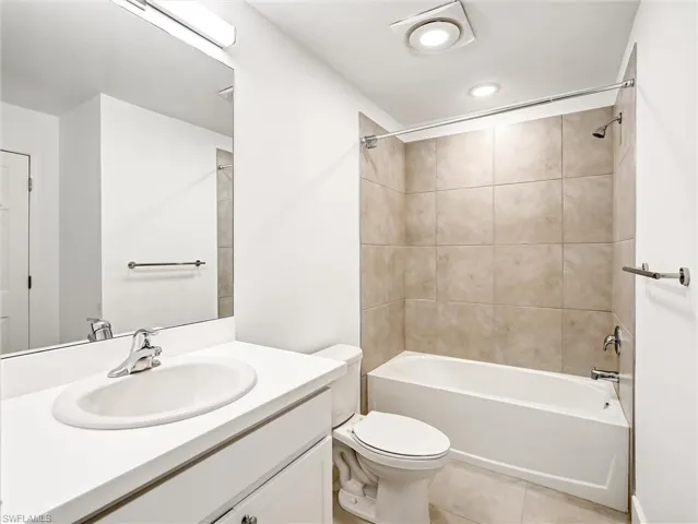 15359  Wildflower  CIR, Naples, FL 34119
