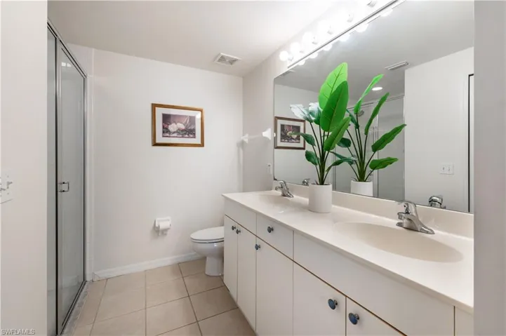 431 Valerie Way 103, Naples, Florida 34104