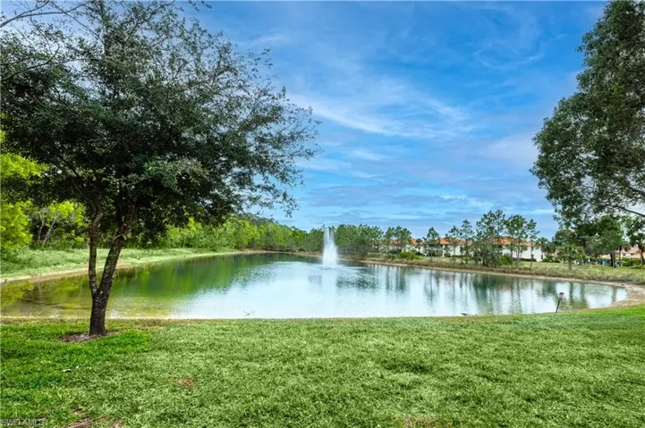 431 Valerie Way 103, Naples, Florida 34104
