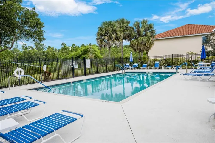 431 Valerie Way 103, Naples, Florida 34104