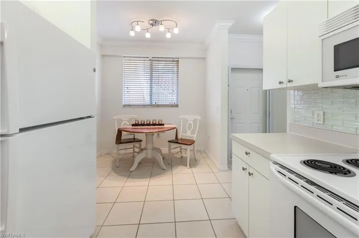 431 Valerie Way 103, Naples, Florida 34104