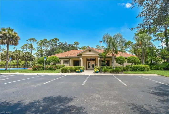 431 Valerie Way 103, Naples, Florida 34104