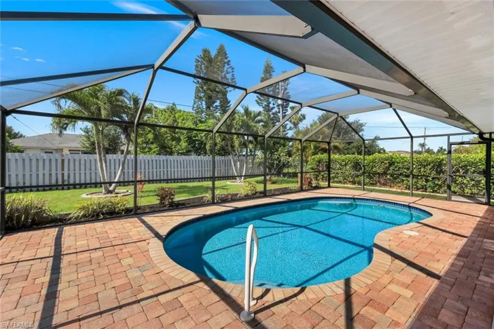 322 SE 17th  ST, Cape Coral, FL 33990