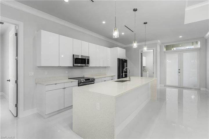 2599  45th NE AVE, Naples, FL 34120