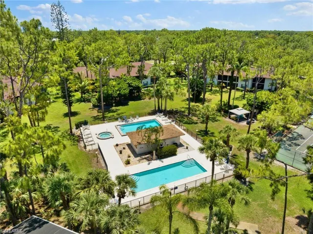 Bird's eye view of Community pool