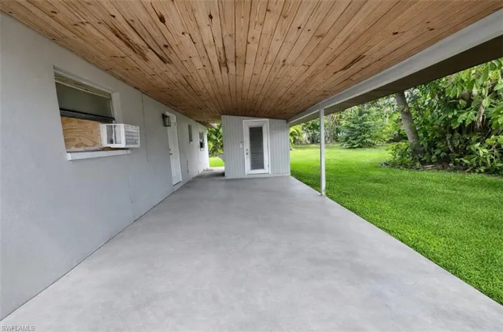 919  Freemont  ST, Fort Myers, FL 33916