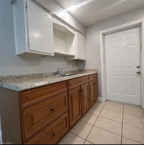 919  Freemont  ST, Fort Myers, FL 33916