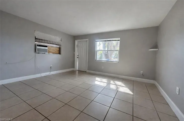 919  Freemont  ST, Fort Myers, FL 33916