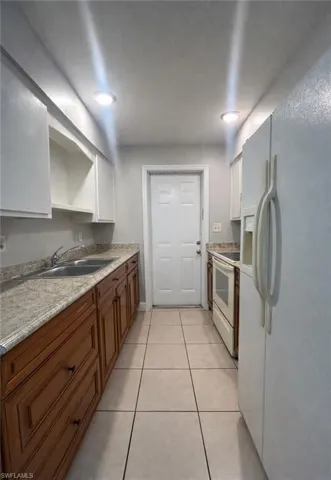 919  Freemont  ST, Fort Myers, FL 33916