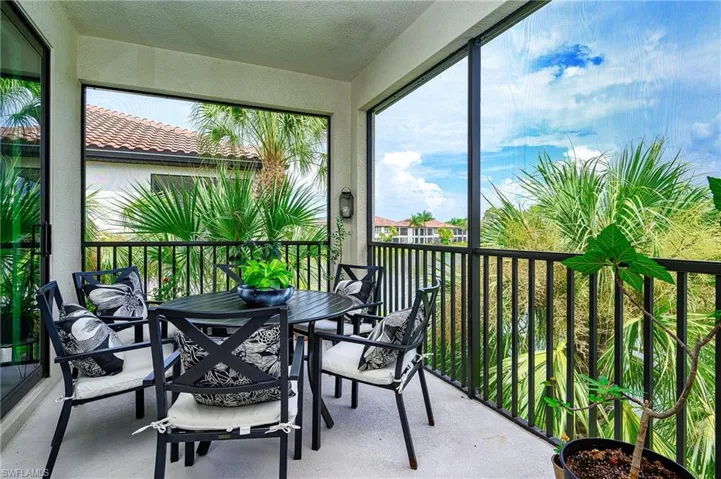 Lake view screened Lanai