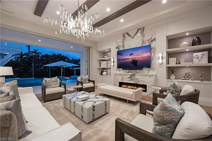 140  5th S AVE, NAPLES, FL 34102