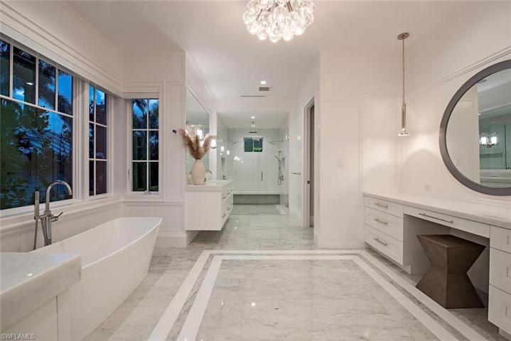 140  5th S AVE, NAPLES, FL 34102