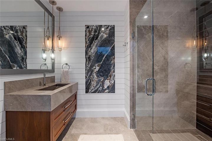 140  5th S AVE, NAPLES, FL 34102