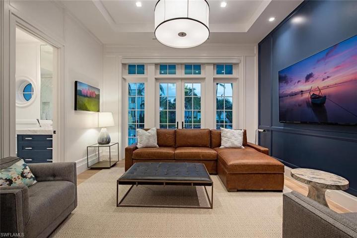 140  5th S AVE, NAPLES, FL 34102