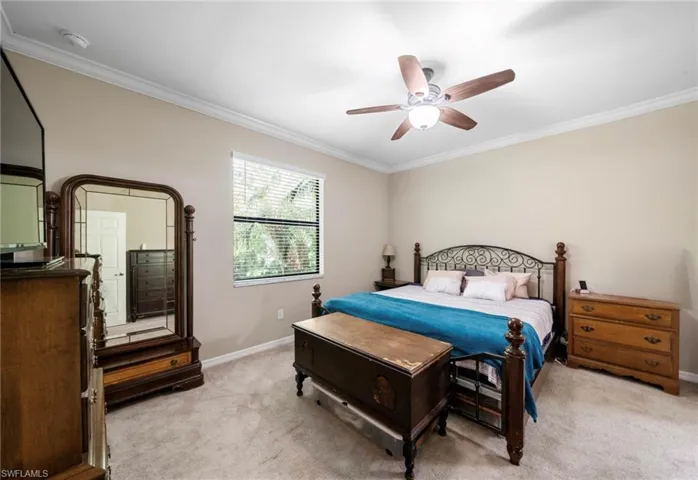9086 Woodhurst Dr, Naples, Florida 34120