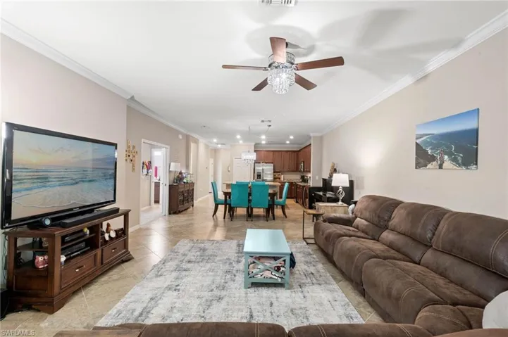 9086 Woodhurst Dr, Naples, Florida 34120