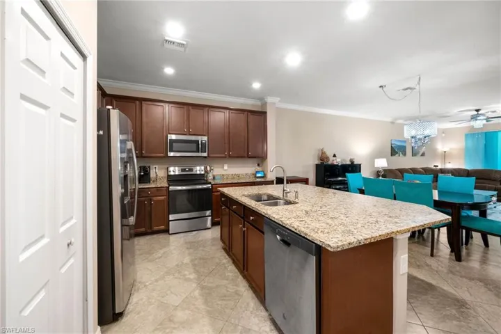 9086 Woodhurst Dr, Naples, Florida 34120