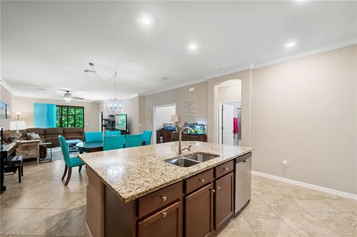 9086 Woodhurst Dr, Naples, Florida 34120