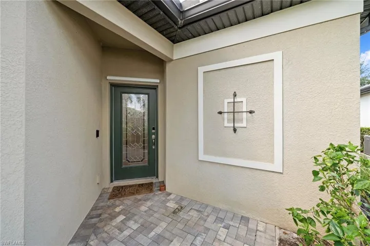 9086 Woodhurst Dr, Naples, Florida 34120