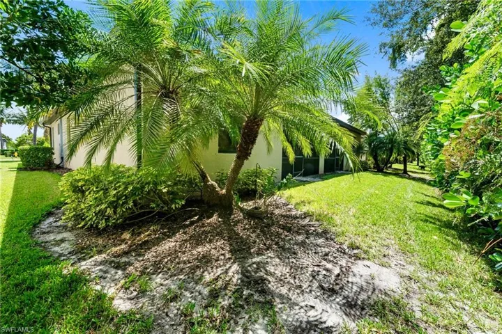 9086 Woodhurst Dr, Naples, Florida 34120