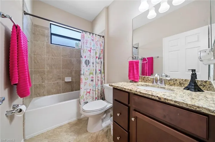 9086 Woodhurst Dr, Naples, Florida 34120