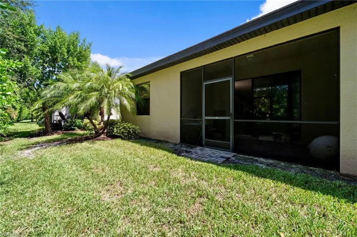 9086 Woodhurst Dr, Naples, Florida 34120