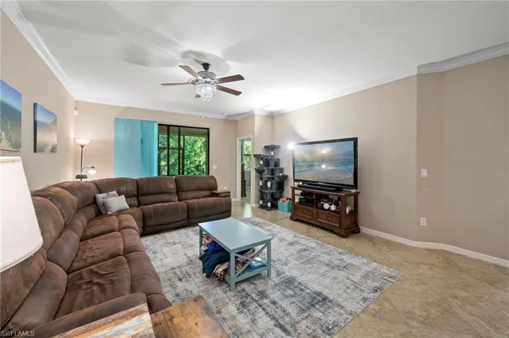 9086 Woodhurst Dr, Naples, Florida 34120