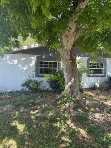 2101  43rd SW TER, Naples, FL 34116