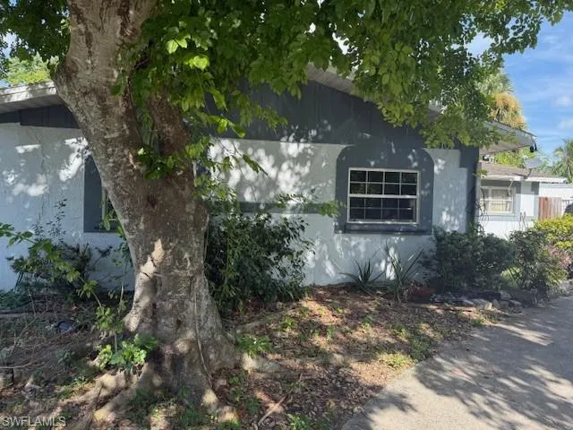 2101  43rd SW TER, Naples, FL 34116
