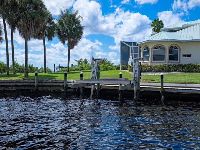 15452 Admiralty Cir 3, North Fort Myers, Florida 33917