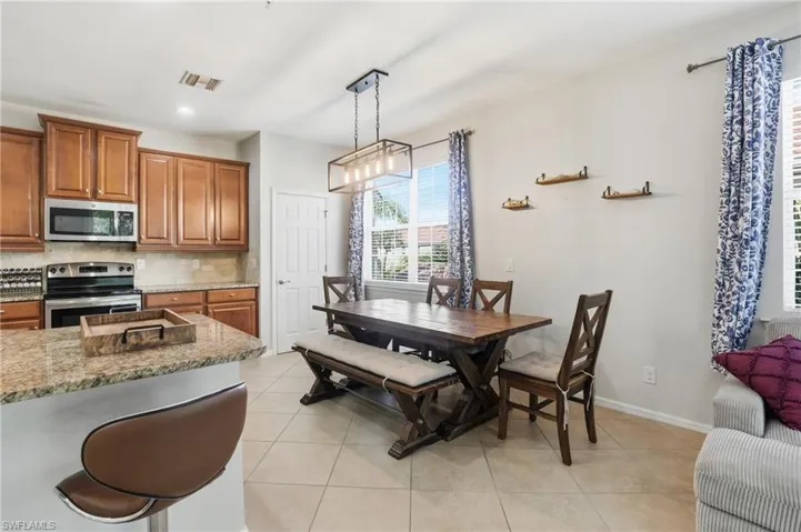 8515 Oakshade Cir 201, Fort Myers, Florida 33919