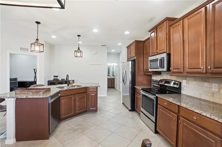 8515 Oakshade Cir 201, Fort Myers, Florida 33919