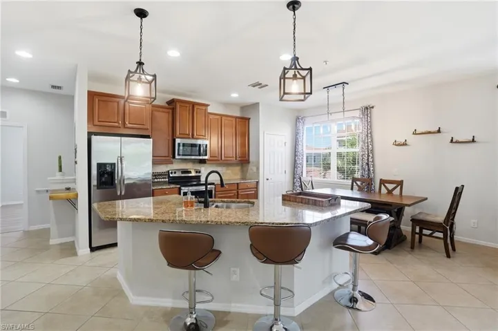 8515 Oakshade Cir 201, Fort Myers, Florida 33919