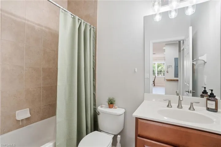 8515 Oakshade Cir 201, Fort Myers, Florida 33919