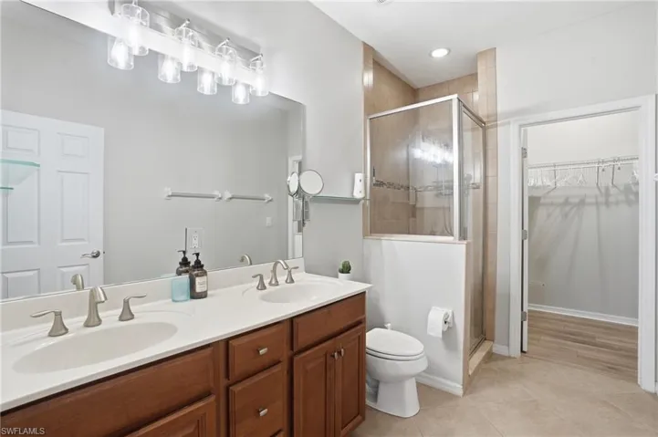 8515 Oakshade Cir 201, Fort Myers, Florida 33919