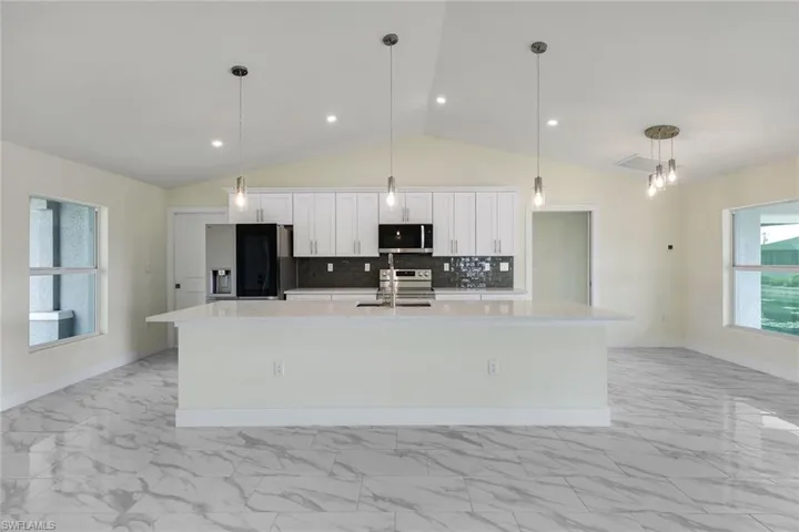 2622 Ne 1st Pl, Cape Coral, Florida 33909