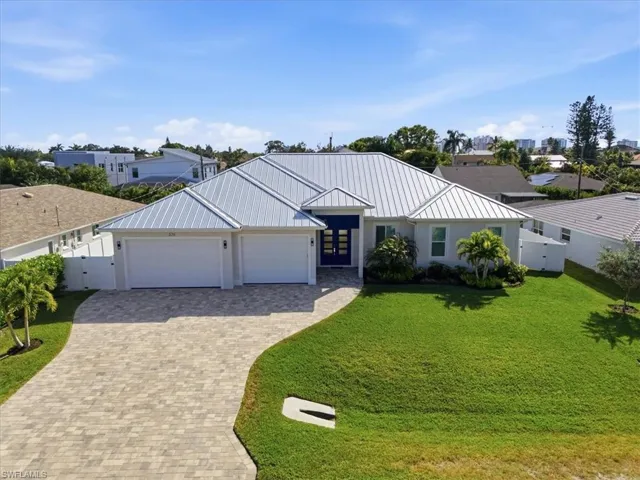 Wonderful custom designed 5-bedroom home mere moments to the beach