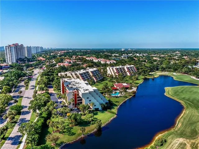 Prime Pelican Bay location with easy access to beaches, golf, dining, and the community’s resort-style amenities.