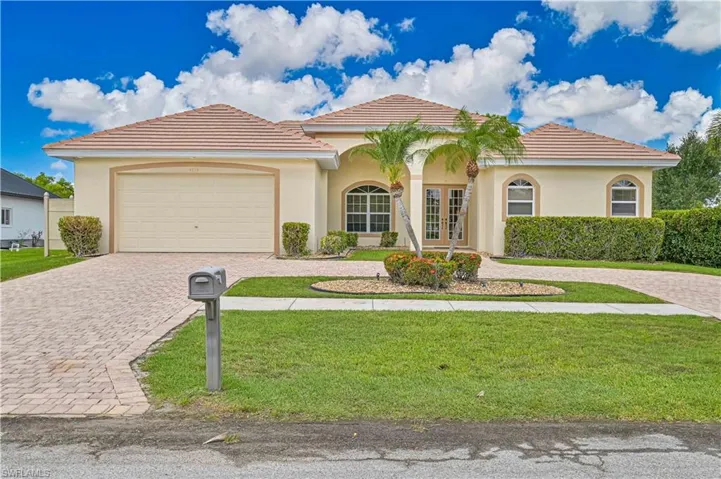 4255  Perth  CT, North Fort Myers, FL 33903