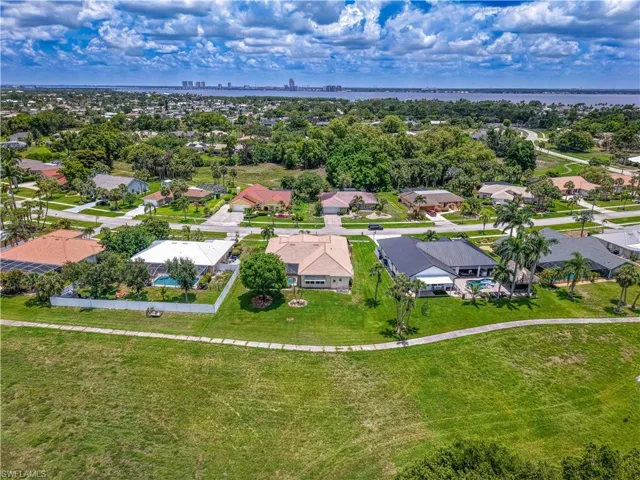 4255  Perth  CT, North Fort Myers, FL 33903