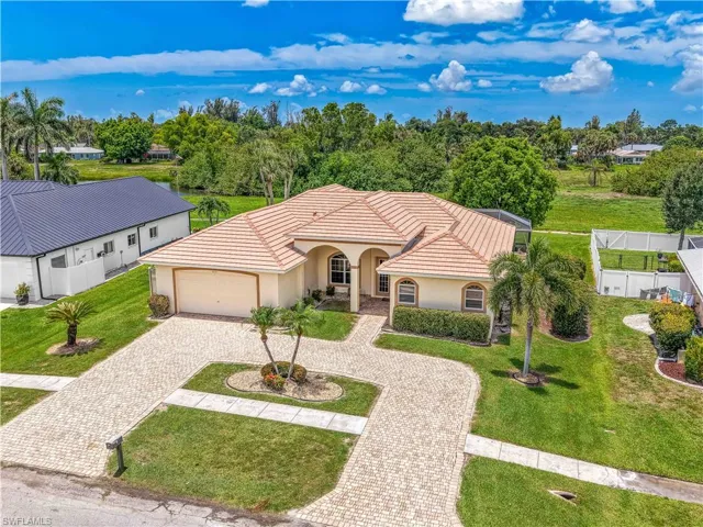 4255  Perth  CT, North Fort Myers, FL 33903