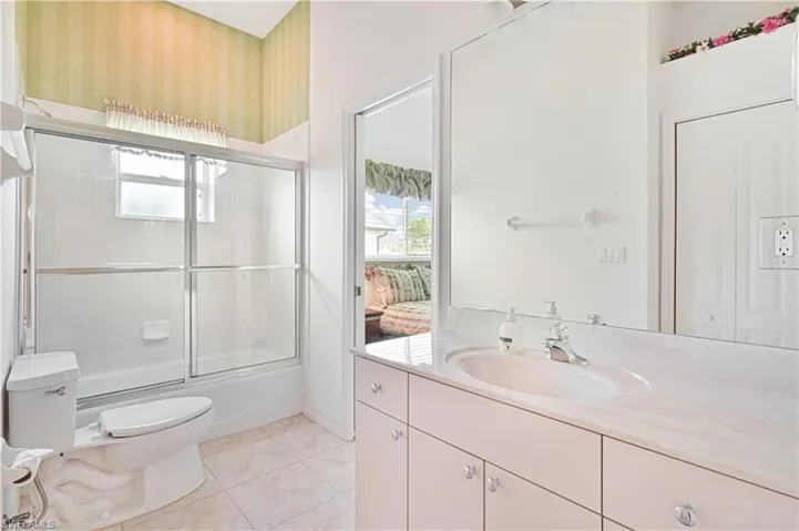 4255  Perth  CT, North Fort Myers, FL 33903