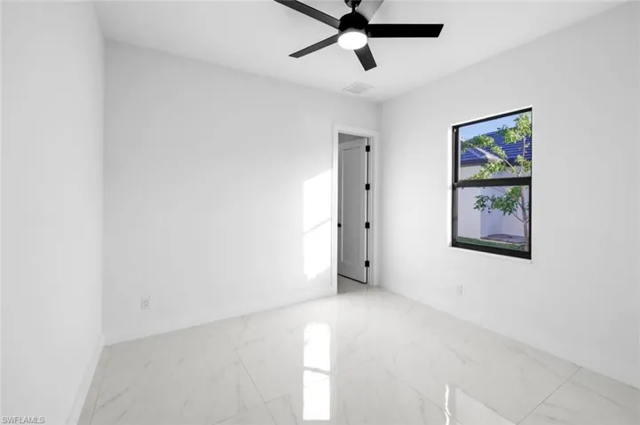 Empty room with ceiling fan