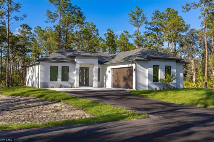 3825  36th SE AVE, Naples, FL 34117