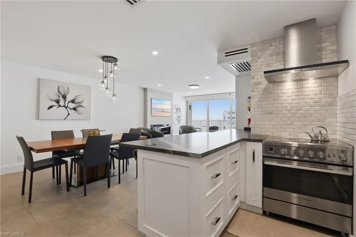 3443 Gulf Shore Blvd N 714, Naples, Florida 34103