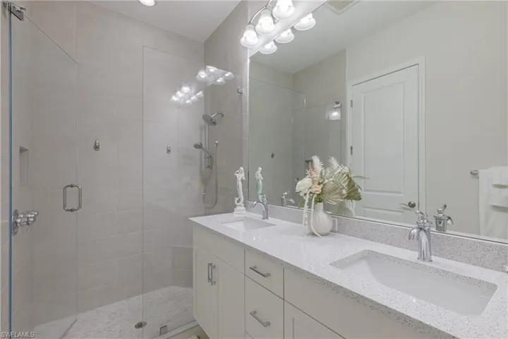 7084  Saona  CT, Naples, FL 34113
