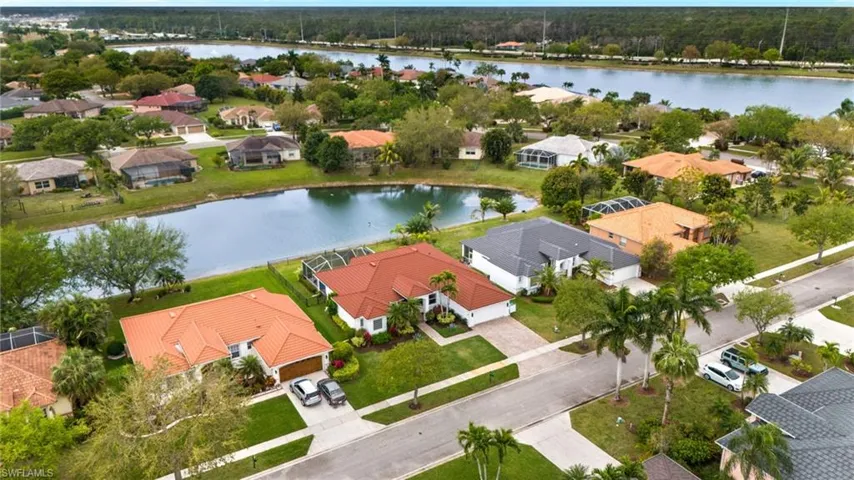Bird's eye view with a water view and a residential view,on a CUL-DE-SAC.