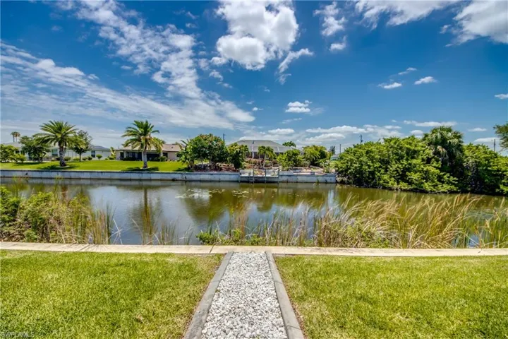 203 Sw 14th Ave, Cape Coral, Florida 33991