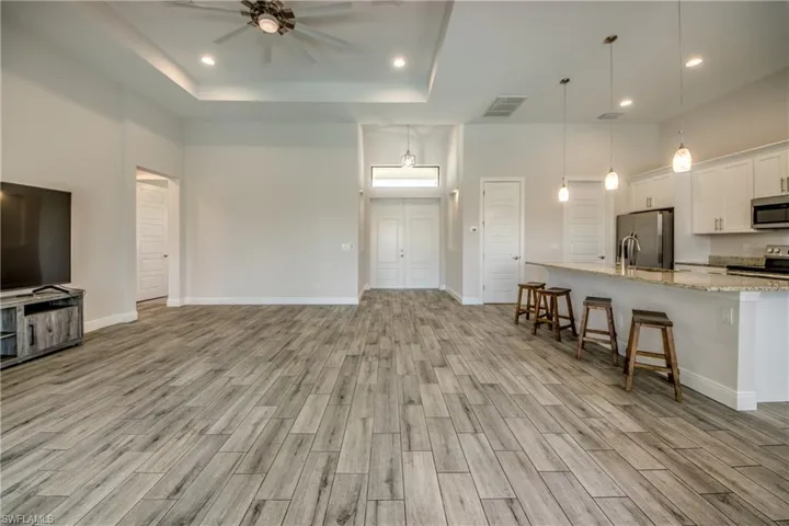203 Sw 14th Ave, Cape Coral, Florida 33991