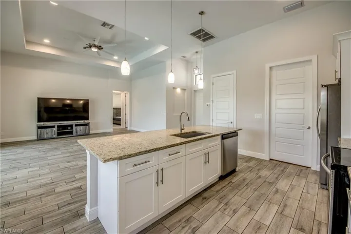 203 Sw 14th Ave, Cape Coral, Florida 33991
